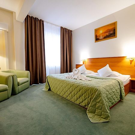 Hotel Rivulus Бая-Маре Экстерьер фото