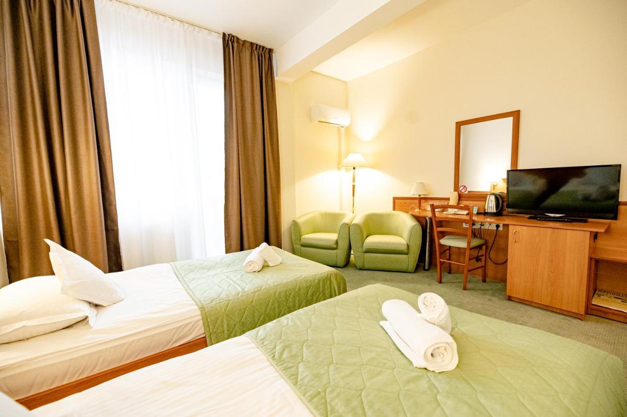 Hotel Rivulus Бая-Маре Экстерьер фото