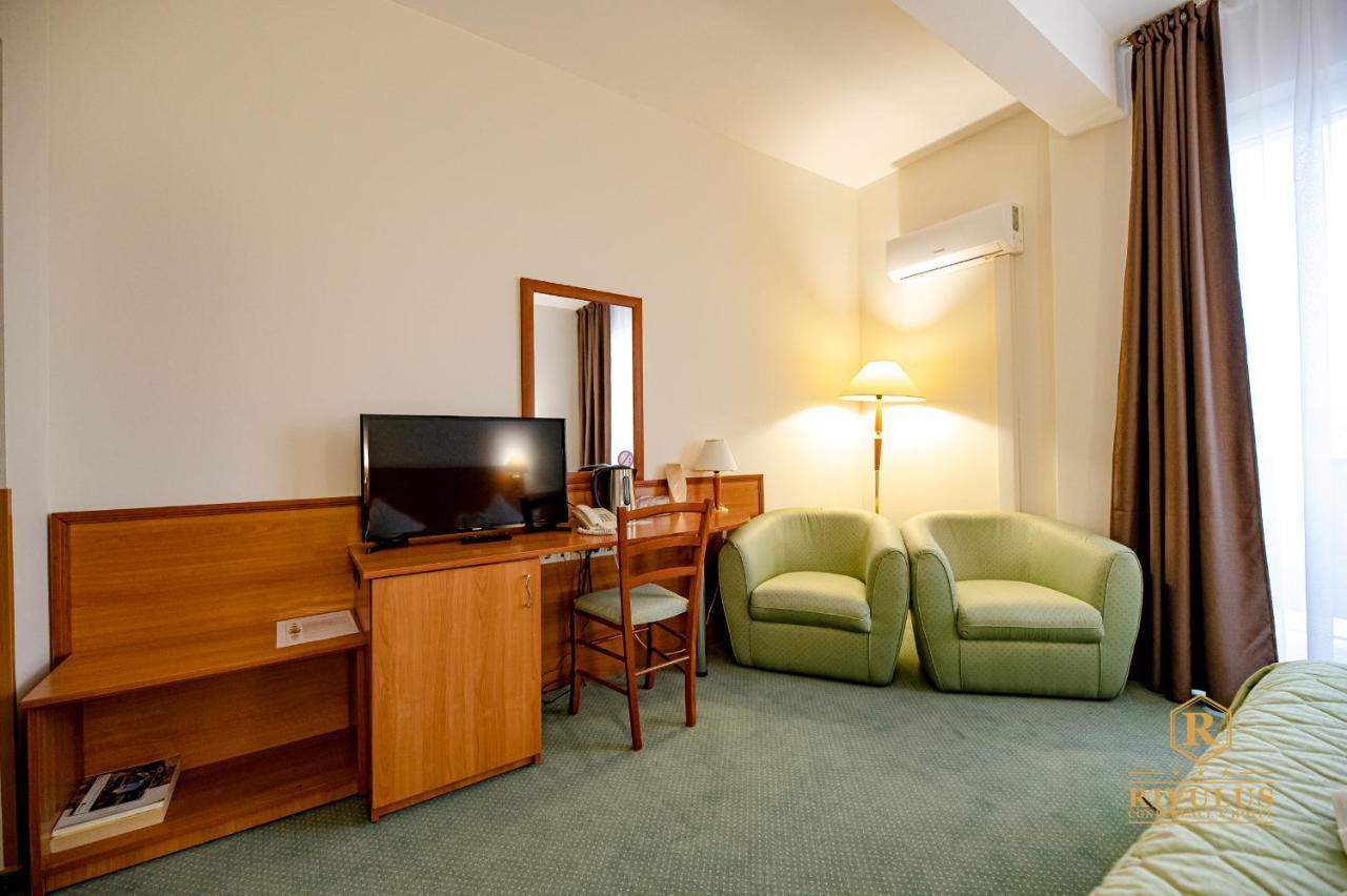 Hotel Rivulus Бая-Маре Экстерьер фото
