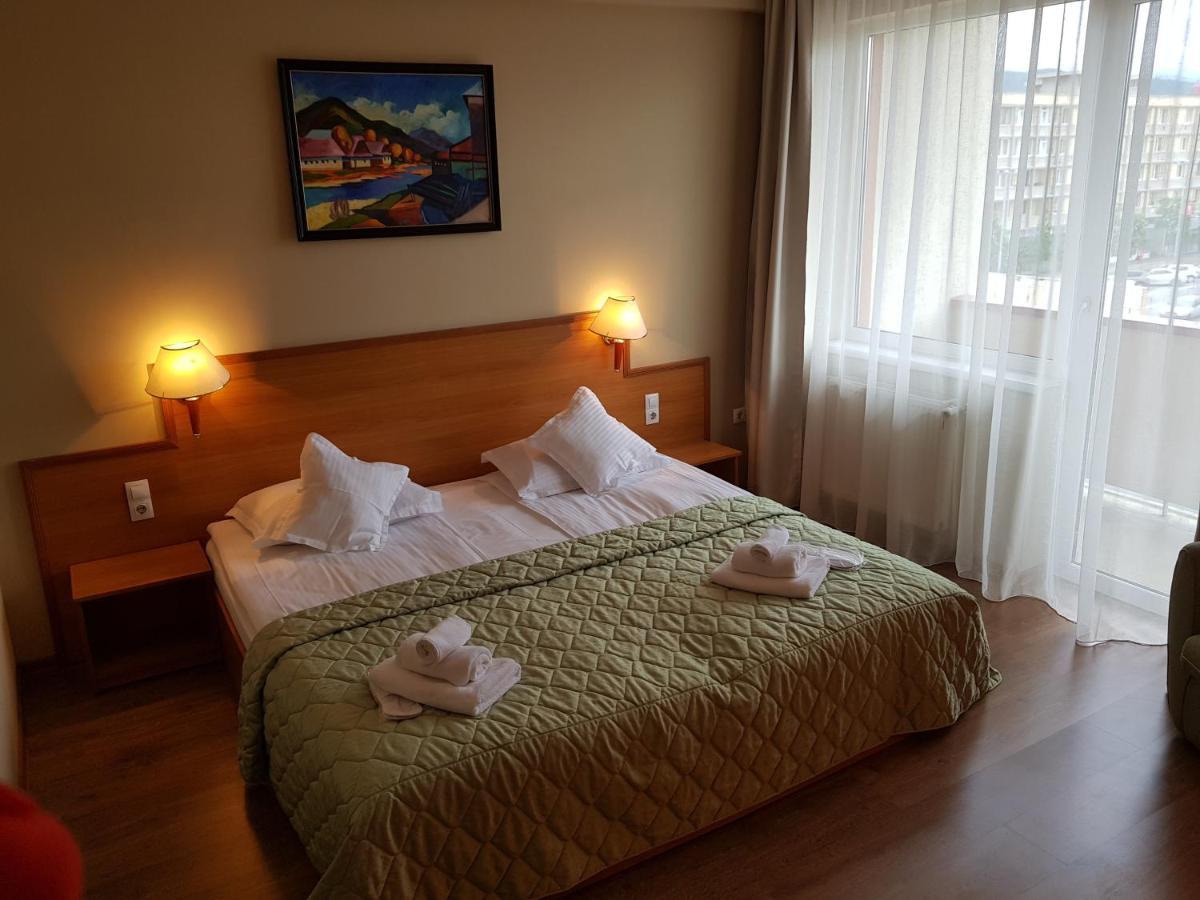 Hotel Rivulus Бая-Маре Экстерьер фото